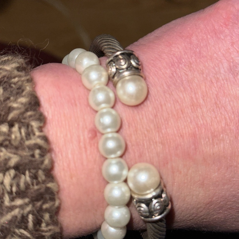 Cable wire bracelets - Picture 2 of 8